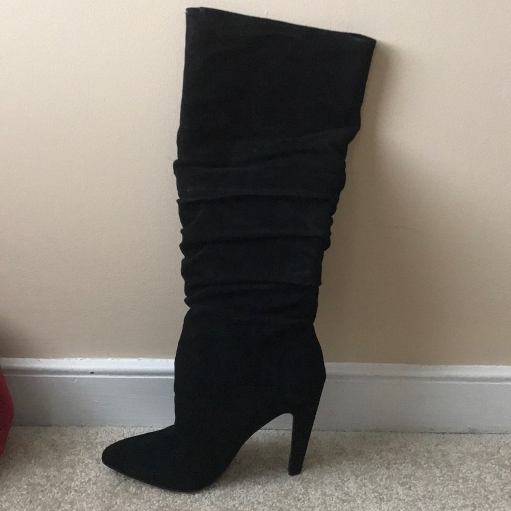 Steve Madden Carrie black suede boots